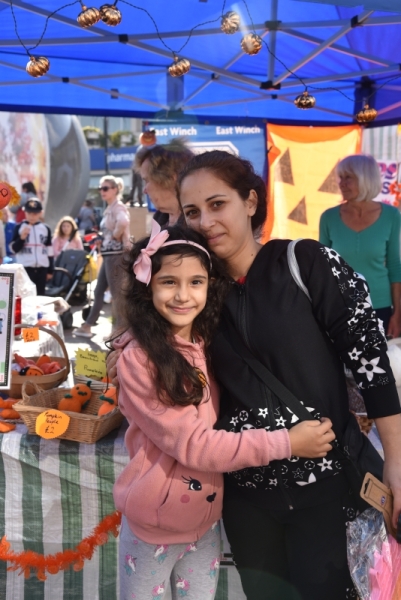 Fatima-Sasheva-with-her-daughter