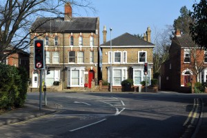 Allow traffic to turn right into Pinchbeck Road from Kings Road